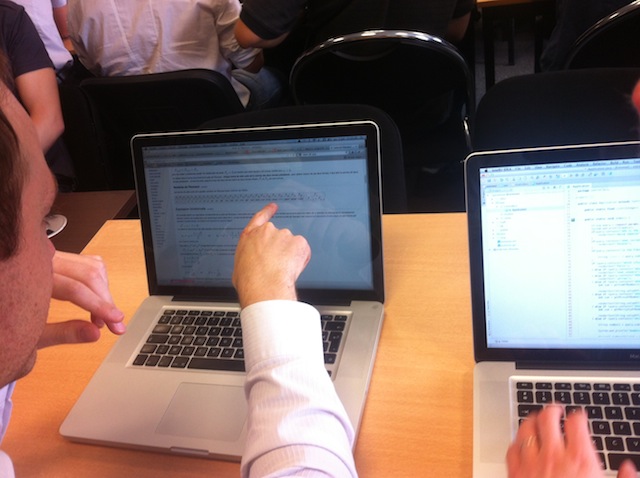 Un Xebian en train de comprendre et d’expliquer une documentation.